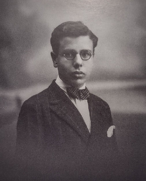 Fernández del Riego en 1931. Fonte: Extraída de De Compostela ao exilio interior. Francisco Fernández del Riego. Fernández del Riego en 1931. Fonte: Extraída de De Compostela ao exilio interior. Francisco Fernández del Riego.