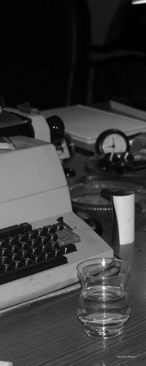 3. Tom Sharpe. Vida (1928-1951)