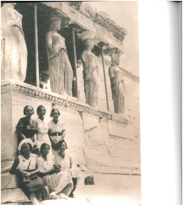 10a. Un artículo sobre el Crucero de 1933 recogido en el Catálogo de la exposición "La Facultad de Filosofía y Letras de Madrid en la Segunda República. Arquitectura y Universidad durante los años 30" (Madrid: Sociedad Estatal de Conmemoraciones Culturales. Ayuntamiento de Madrid. Ediciones de Arquitectura. Fundación Arquitectura COAM, 2008).