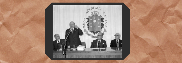Ricardo Carvalho Calero en la celebración del Día de las Letras Gallegas de 1980 junto a ,Marino Dónega, Domingo García-Sabell e Francisco Vales Villamarín. [Fotografía] 1980. Real Academia Gallega