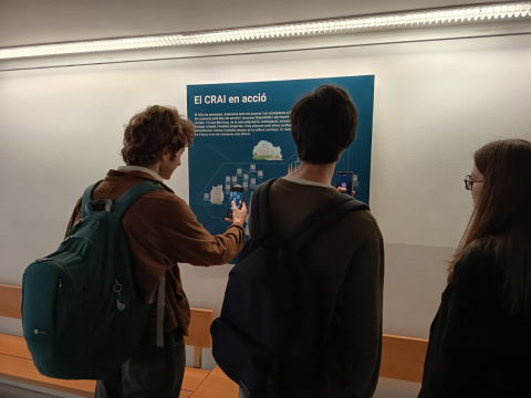 L'exposició "20 anys del CRAI" al CRAI Biblioteca de Biologia