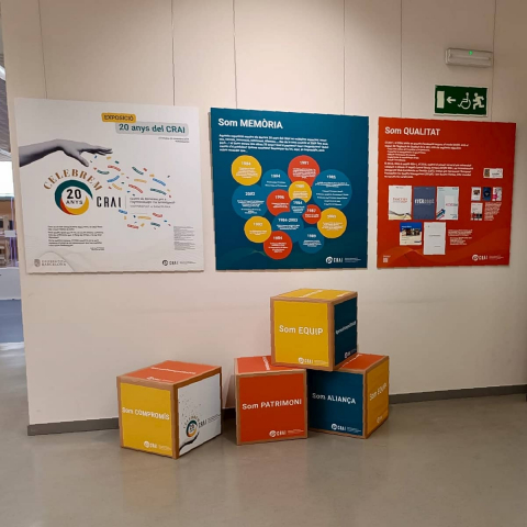 Exposició 20 anys del CRAI UB, al CRAI Biblioteca de Filosofia, Geografia i Història 
