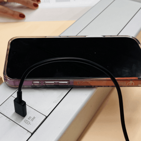 Nous punts de càrrega USB tipus C al CRAI Biblioteca del Campus Bellvitge