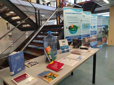 "L'Exposició de l'Aigua" de Mans Unides al CRAI Biblioteca del Campus Bellvitge