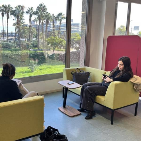 Renovació del mobiliari del CRAI Biblioteca del Campus Bellvitge: més comoditat, més funcionalitat, més comunitat