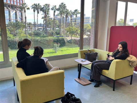 Renovació del mobiliari del CRAI Biblioteca del Campus Bellvitge: més comoditat, més funcionalitat, més comunitat