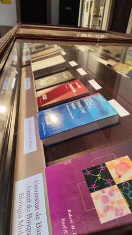 X Mostra dels donatius rebuts al CRAI Biblioteca del Campus Clínic