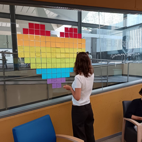 El CRAI Biblioteca de Filosofia, Geografia i Història celebra el Mes de l'Orgull