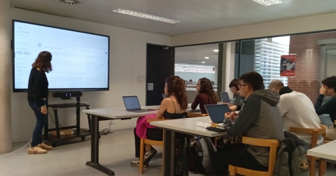 Nova pantalla interactiva al CRAI Biblioteca de Biologia