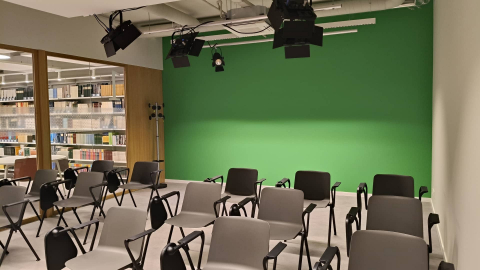 El CRAI Biblioteca d'Informació i Mitjans Audiovisuals torna a obrir amb espais renovats i nous serveis