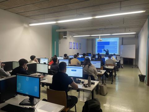 Formació per a estudiants de TFG al CRAI Biblioteca d'Economia i Empresa i Jornada de Portes Obertes