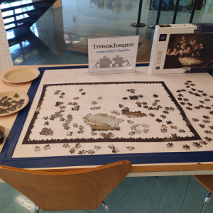 Trencaclosques col·laboratius al CRAI Biblioteca del Campus Bellvitge