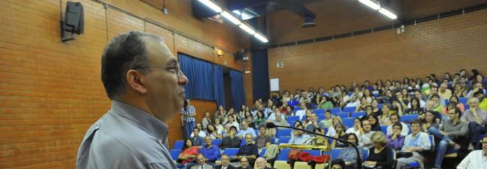 Simon A. Levin a la Facultat de Biologia. © J. M. Rué, Universitat de Barcelona